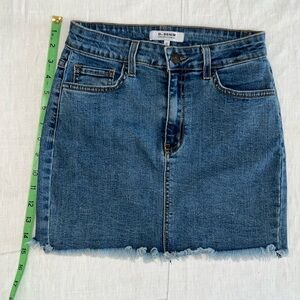 EUC 02 Forever 21 Denim mini fray skirt Small
